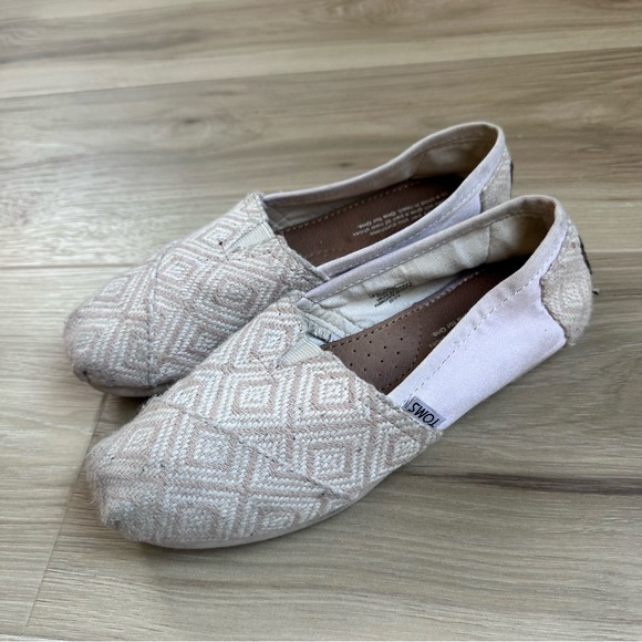 TOMS - Picture 4 of 4